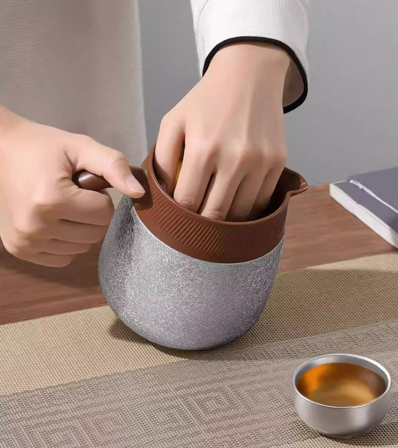 Bình pha trà 700ml inox 316 phủ Titan an toàn sức khỏe BYT11