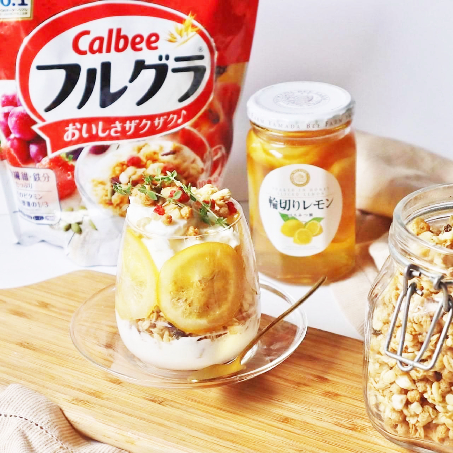 Ngũ cốc trái cây Calbee Trắng - Đỏ dành cho người ăn Kiêng và bổ sung dưỡng chất