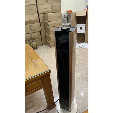 Quạt sưởi gốm TCL dáng đứng thông minh cao cấp sử dụng công nghệ PTC (Ceramic)
