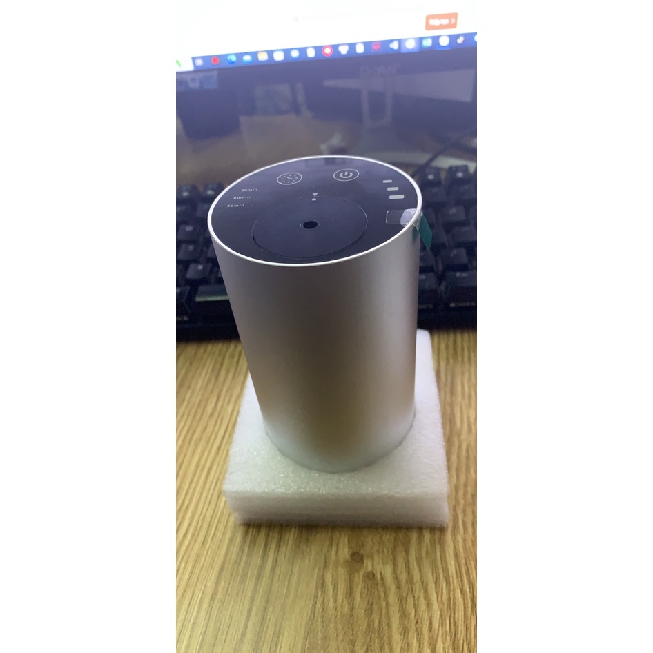 [ô tô, xế hộp] Máy khuếch tán tinh dầu Aroma cao cấp cho xe hơi sang trọng.