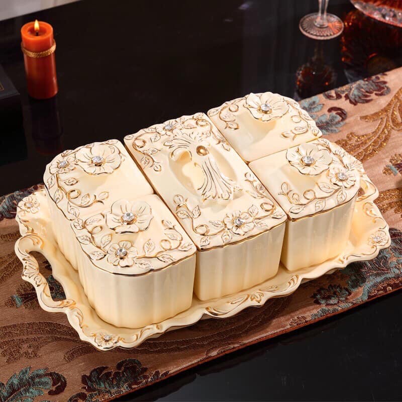 Khay mứt hình chữ nhật hoa văn nổi phong cách hoàng gia