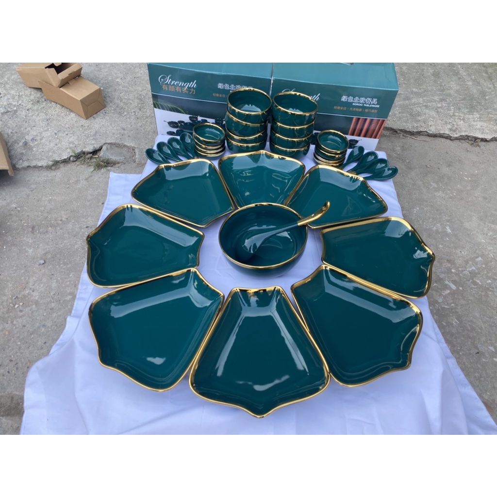 Set bát đĩa Hướng Dương 8 cánh lá me gốm sứ cao cấp, sang trọng, tinh tế, phù hợp với bữa ăn gia đình, bàn tiệc