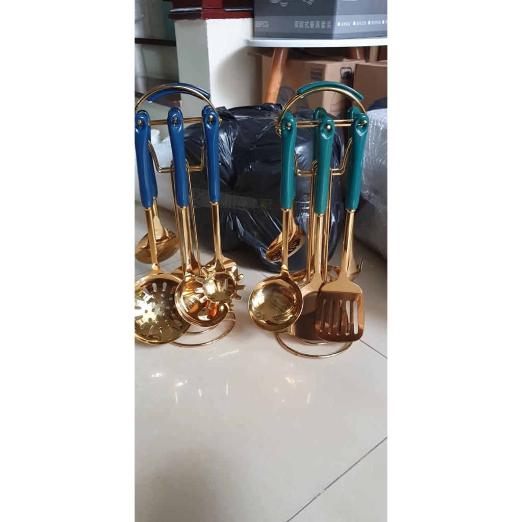 (TẶNG KÈM MÓC KHOÁ DỄ THƯƠNG) BỘ MUÔI, THÌA... ĐẢO ĐỒ ĂN mạ vàng xanh cổ vịt cao cấp cho bếp ăn của bạn sang trọng.