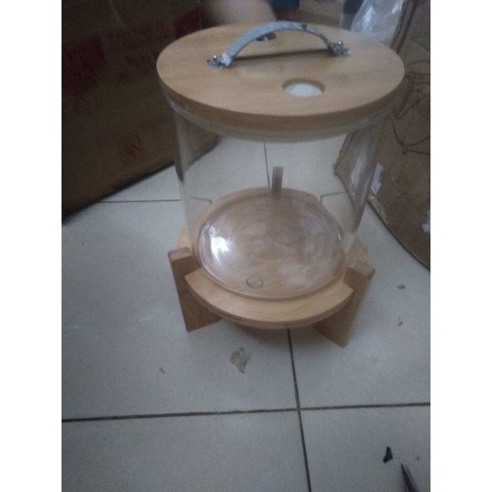 Bình đựng nước,đựng rượu,hoa quả,detox  có vòi rót kèm chân ghỗ như hình 5l,8l,11l cao cấp,sang trọng.