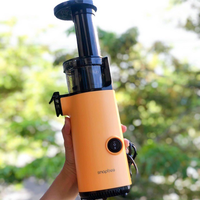 Máy ép chậm hoa quả mini cực hot tiện lợi sử dụng khi muốn thưởng thức sinh tố,nước ép, an toàn và dễ dùng cho nội trợ