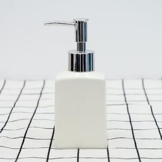 Com bo 3 bình xịt 250ml đựng sữa tắm, dầu gội...đa năng sử dụng trong nhà tắm bằng sứ.