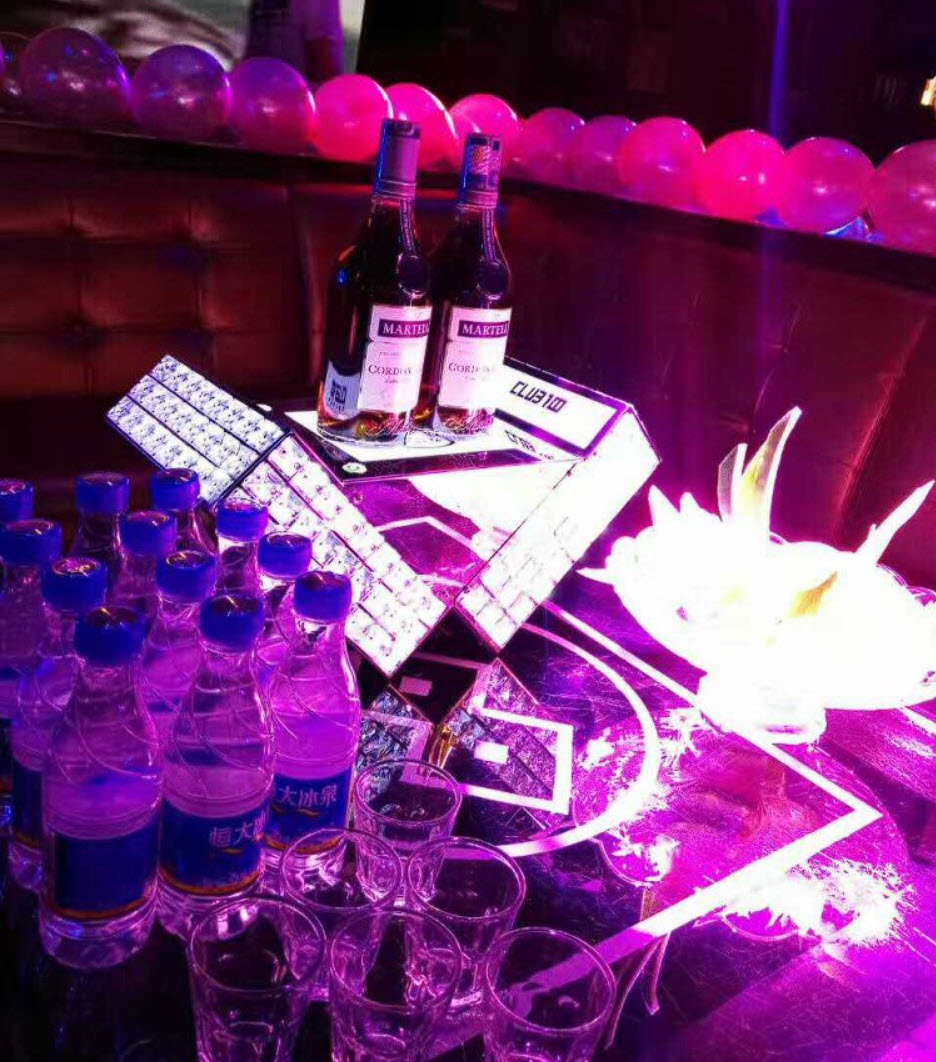 Đế trưng chai rượu có đèn led cho Bar, Karaoke, Nhà Hàng SMD12