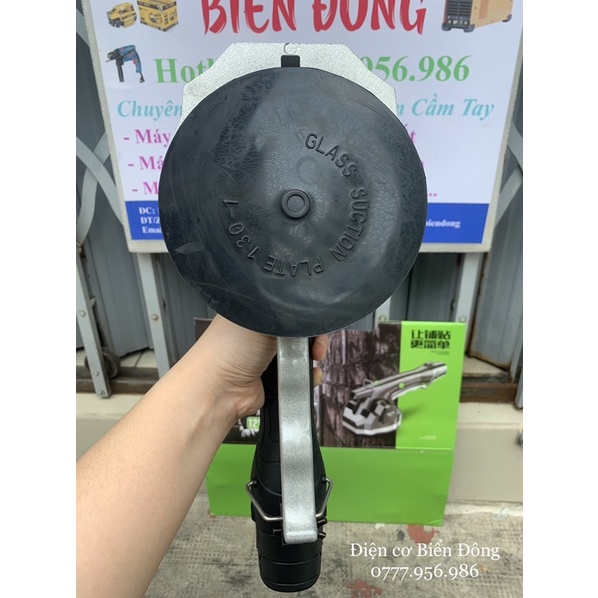 Máy rung lát gạch TOPPE 2 chức năng dùng cho thợ dễ cầm nắm viên gạch và điều chỉnh độ lồi lõm của gạch.