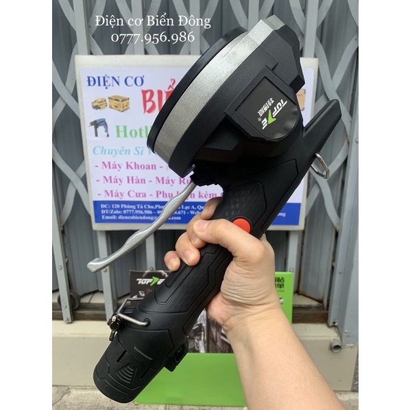 Máy rung lát gạch TOPPE 2 chức năng dùng cho thợ dễ cầm nắm viên gạch và điều chỉnh độ lồi lõm của gạch.
