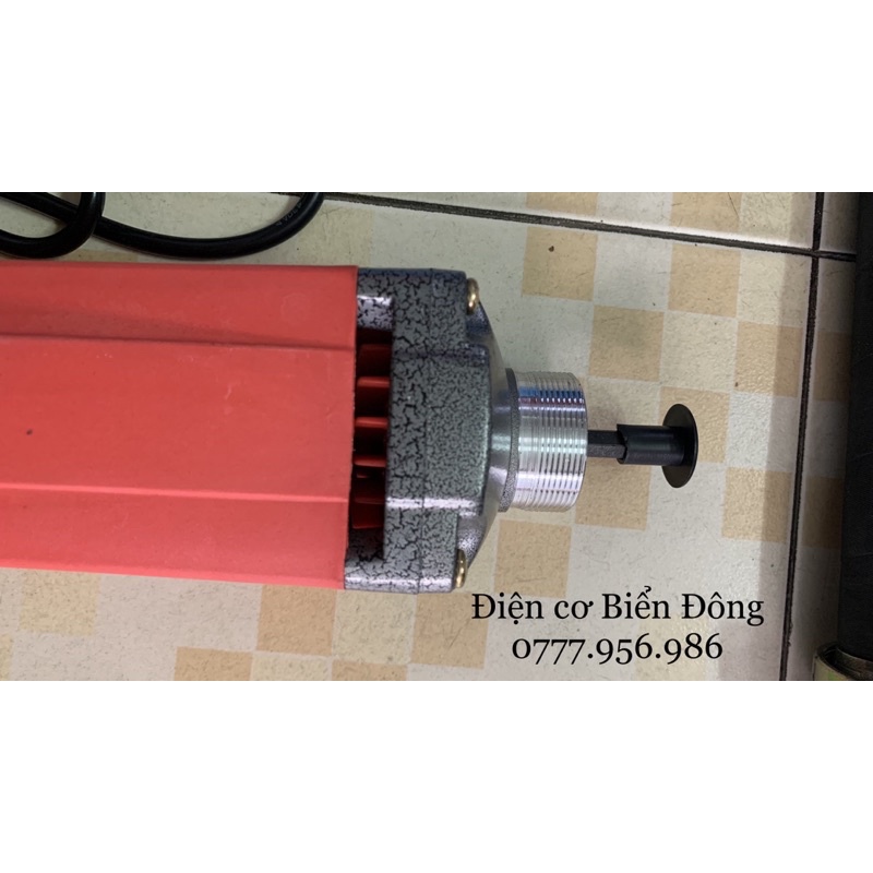 Máy đầm VIBRATOR 800W có kèm dây dùi 1,2m