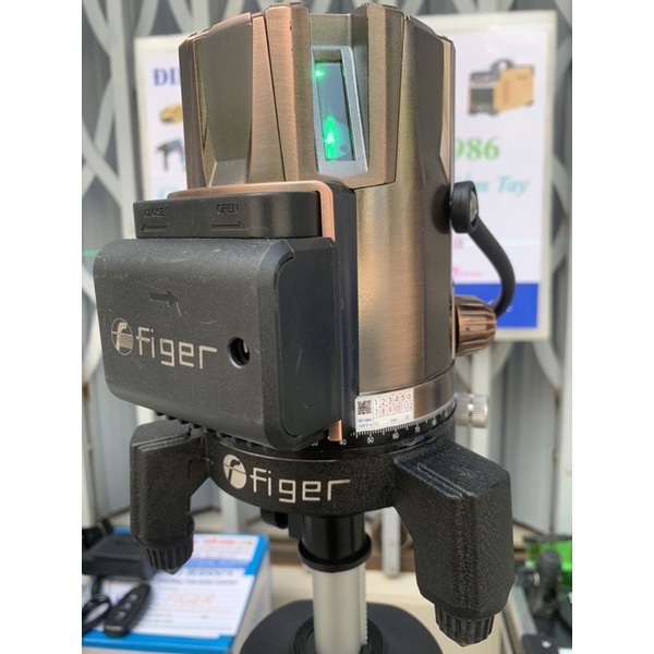 MÁY CÂN BẰNG TIA LASER SIÊU SÁNG FIGER 5 TIA XANH có promote điều khiếu từ xa