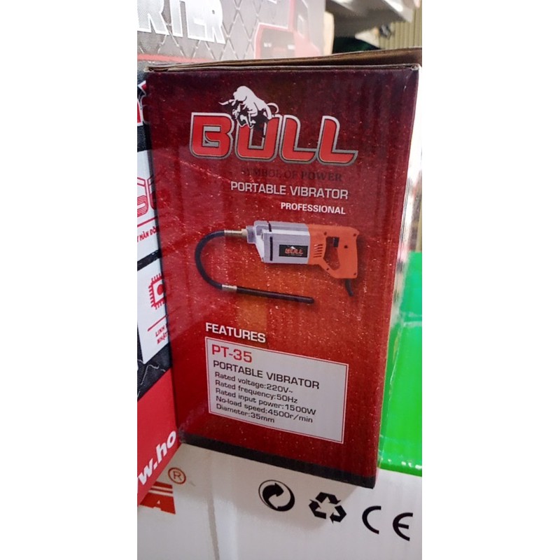 Máy đầm dùi BULL PT-35 công suất 1500W cùng tốc độ vòng quay 4500 vòng/phút cung cấp 1 lực đầm mạnh mẽ