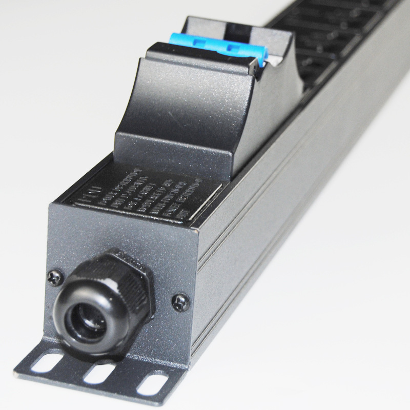 Thanh nguồn PDU ổ cắm tủ rack 3 - 8 cổng quản lý nguồn bằng CB XTE453