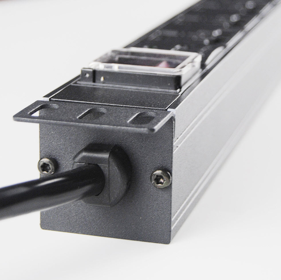 Thanh nguồn PDU ổ cắm tủ rack 8 cổng chịu tải 16A chống sét SPD vỏ nhôm XTE4106