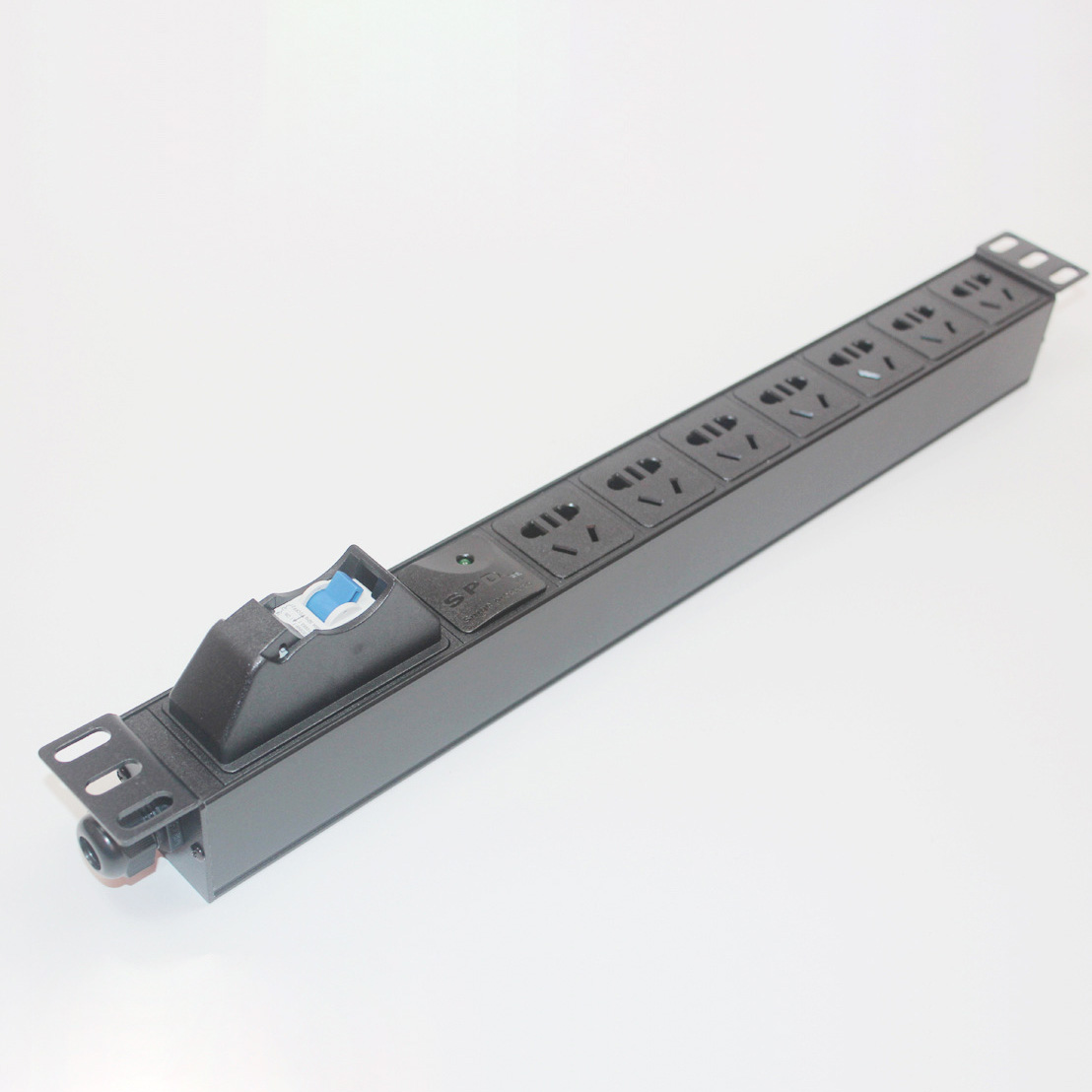Thanh nguồn PDU ổ cắm tủ rack 7 cổng 10A chống sét on/off bằng CB XTE438