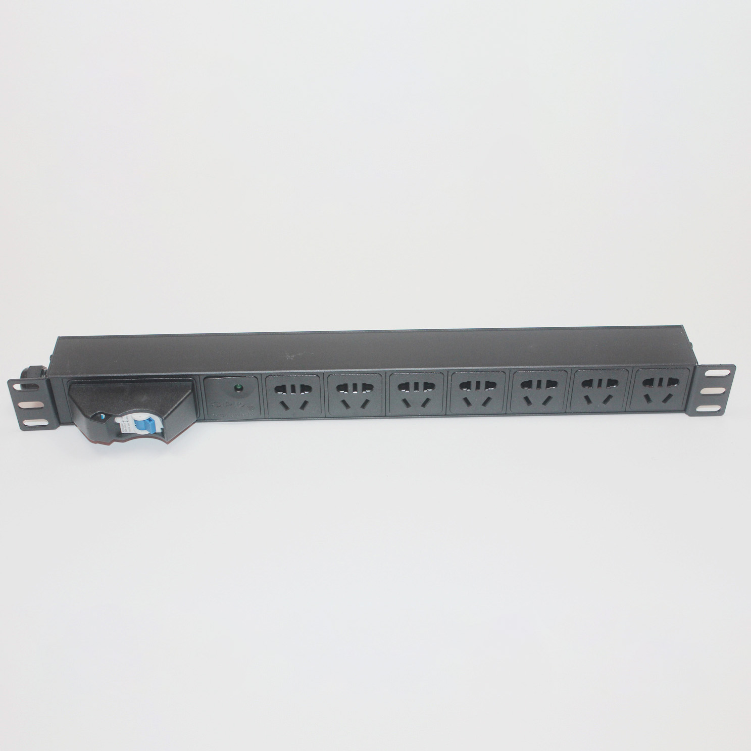 Thanh nguồn PDU ổ cắm tủ rack 7 cổng 10A chống sét on/off bằng CB XTE438
