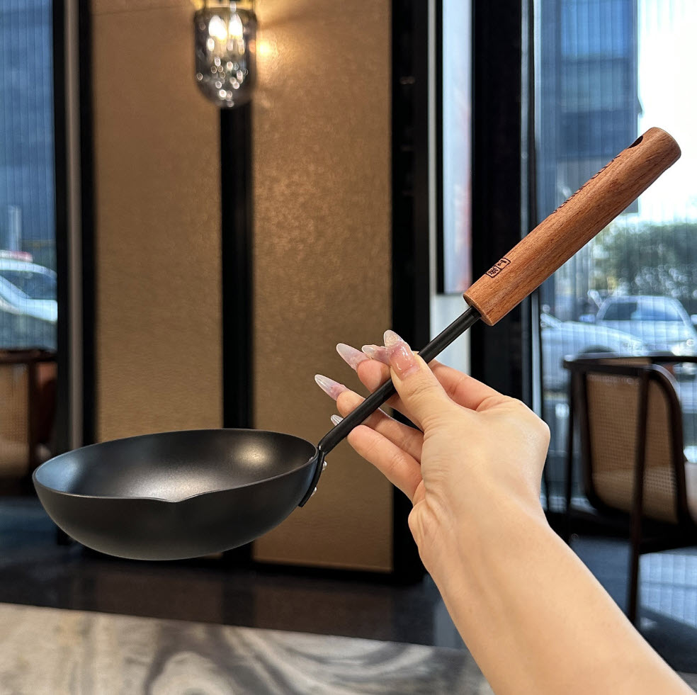 Muỗng múc dầu đun sôi dầu ăn 12cm bằng thép KQYG11