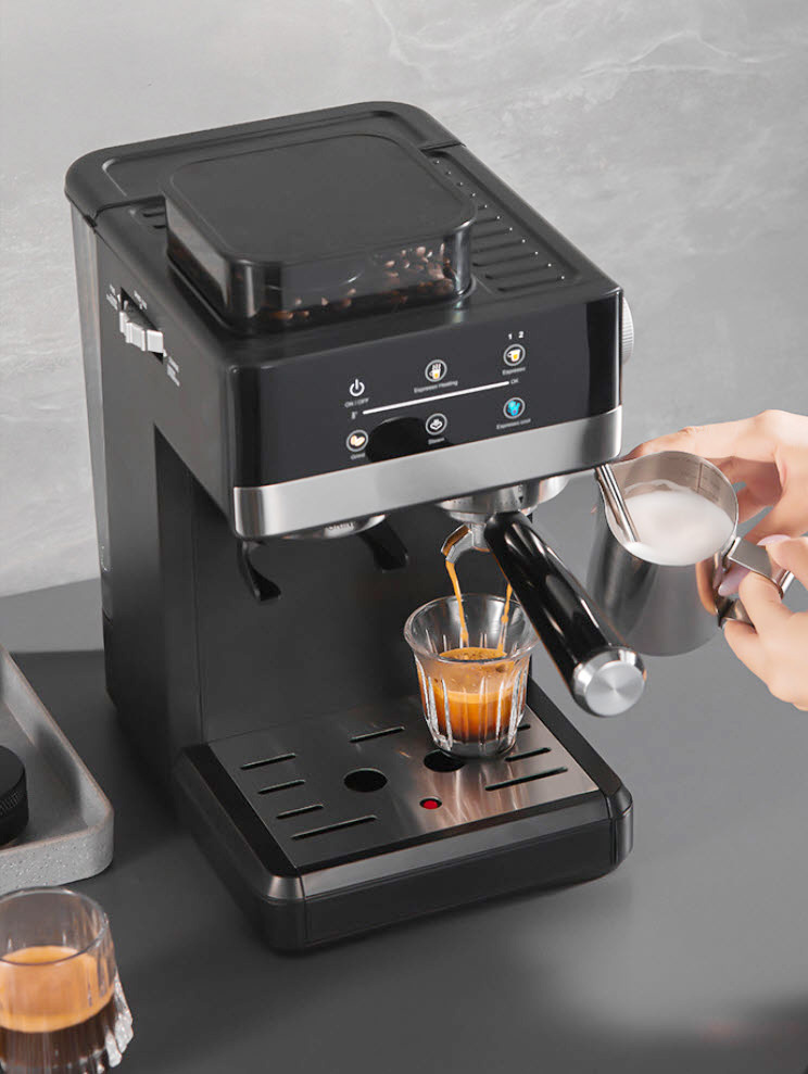 Máy pha cafe tự động Espresso & Cappuccino có chức năng đánh sữa CM5520 công suất 1350w