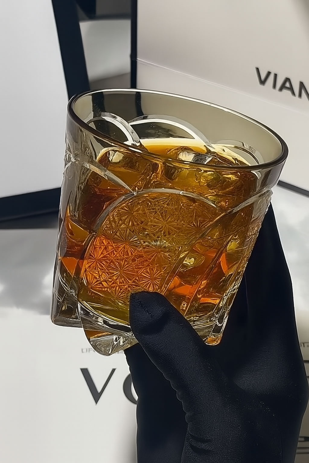 Ly wishky pha lê 330ml chế tác thủ công Edo Kiriko mẫu Moon Rainbow Vianasa VS396655