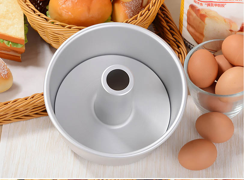 Khuôn làm bánh tròn Sanneng SN5280, hợp kim nhôm, có ống giữa.