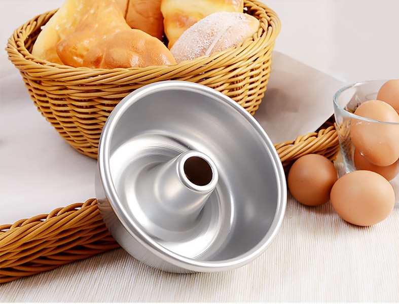 Khuôn làm bánh tròn Sanneng SN6003, hợp kim nhôm, có ống giữa.