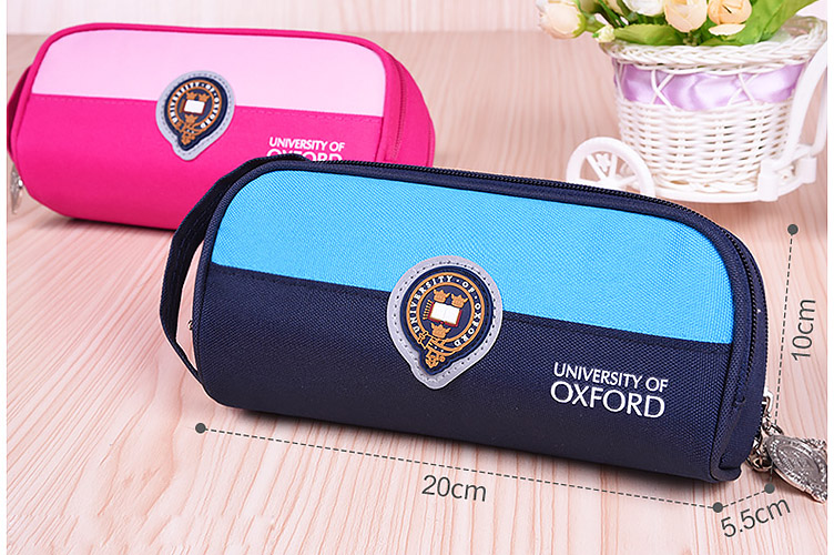 Hộp bút học sinh Oxford X5605, chất liệu Polyester chống nước tốt.