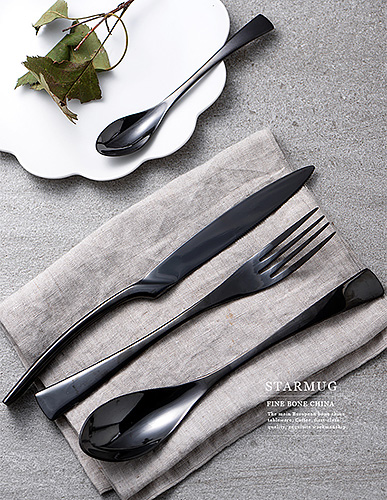 Bộ dao muỗng nĩa NEWJIA03 mạ vàng và titanium.