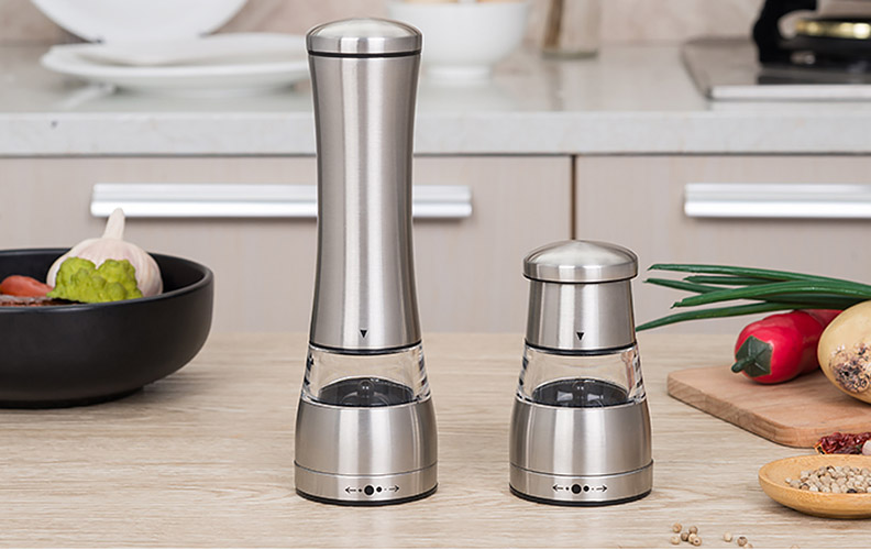 Dụng cụ xay tiêu cầm tay inox Yong JM003
