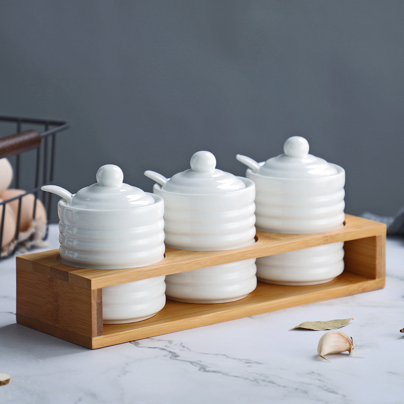 Bộ đựng gia vị 3 ngăn sứ trắng giá đỡ gỗ DGV01