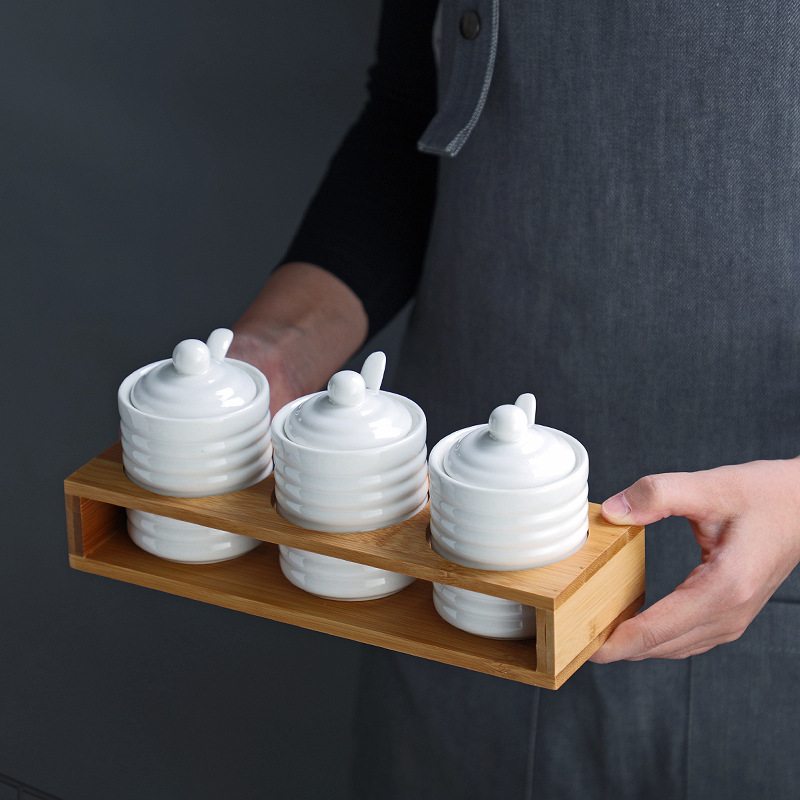 Bộ đựng gia vị 3 ngăn sứ trắng giá đỡ gỗ DGV01