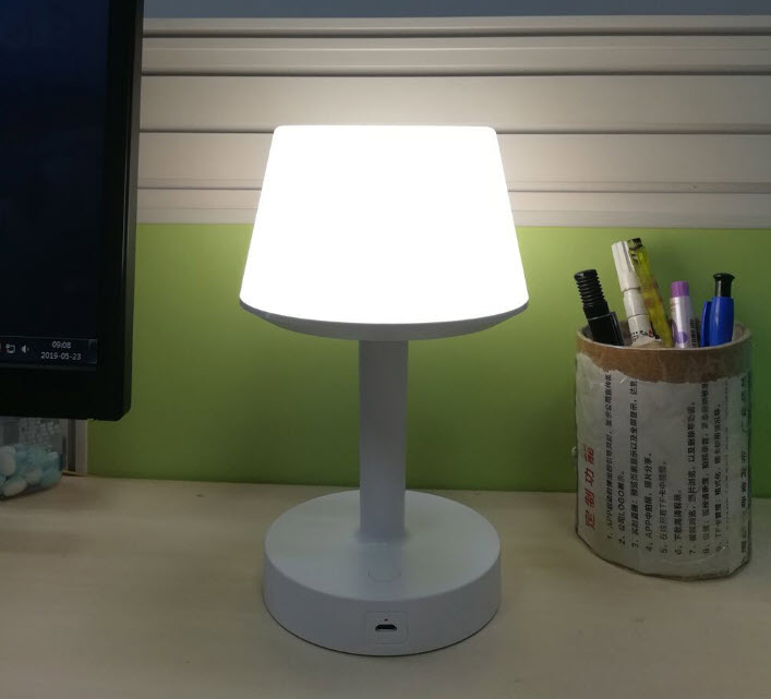 Đèn để bàn loa bluetooth 3w Yoze YZ019.