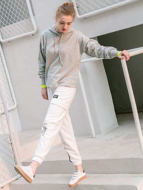 Giày sneaker nữ Conamore CNM8818