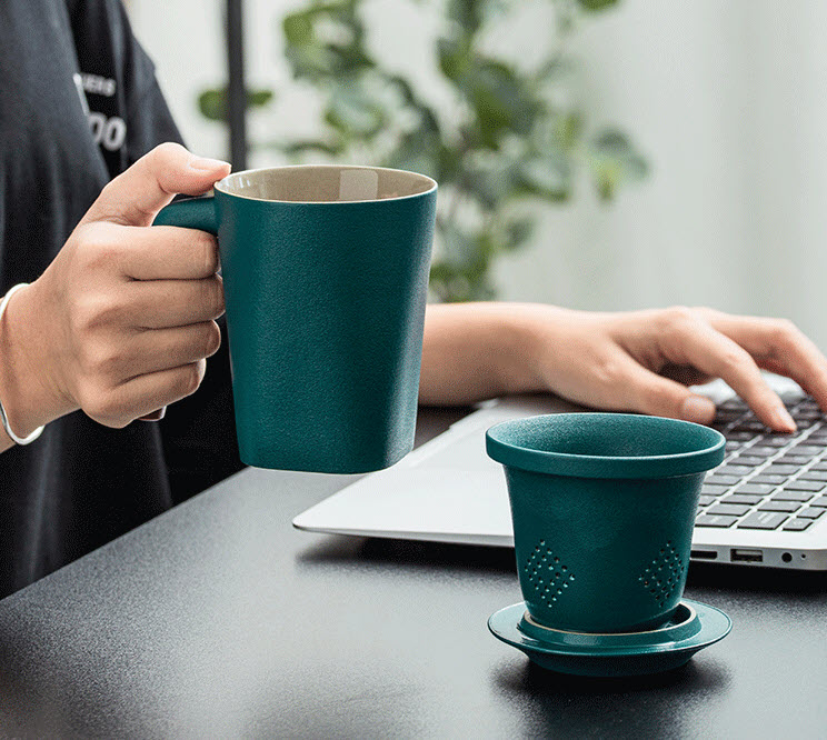 Ly pha trà có lõi lọc bằng gốm sứ có nắp tay cầm gỗ 320ml TV001