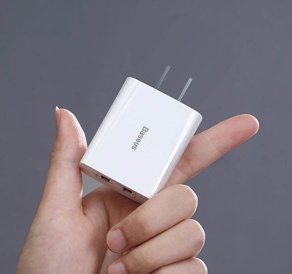Củ sạc nhanh điện thoại 3A 18W Baseus TC012