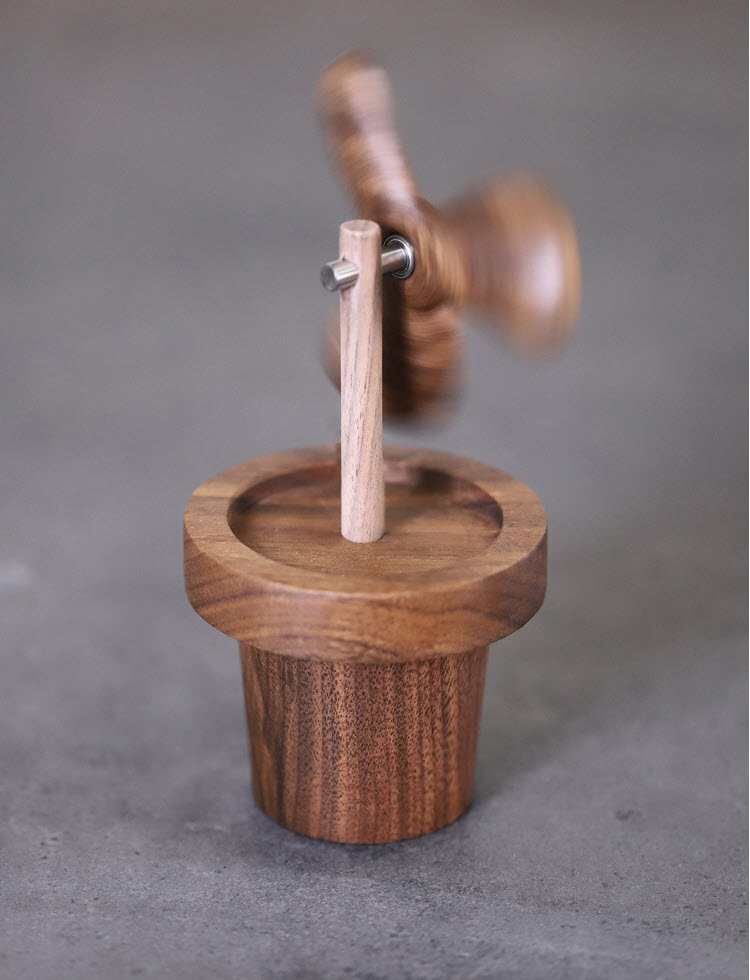 Dụng cụ khuếch tán tinh dầu bằng gỗ óc chó SN85-A.