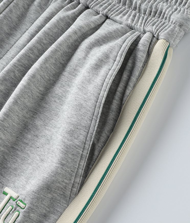 Quần short nam lưng thun Sweecoe SW66692 phối sọc hông sports trend 2022